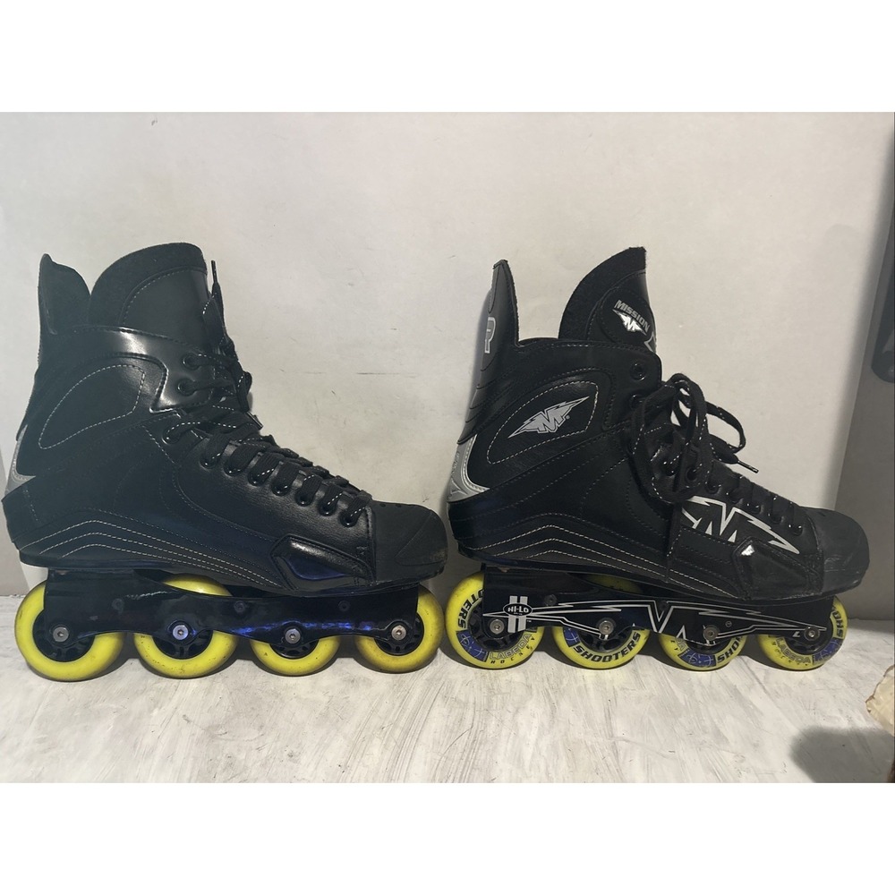 Size 13D, 33 R Roller Hockey In Line Skates cracking on side